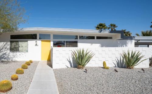 Palm Springs House | Jeweled Oasis - Modernism Week! Coachella!