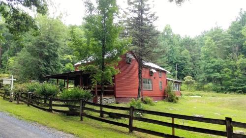 Luray House | Jewell Hollow Homestead