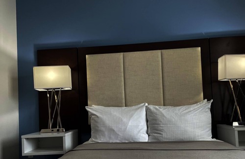 Queens Hotel | JFK Rockaways Inn