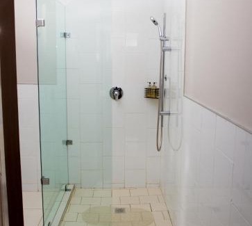 Nahoon Bed & Breakfast | JFT Jewels Guest House