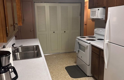 Rapid City House | JH Pine Inn Close to Lake Pactola! WIFI!