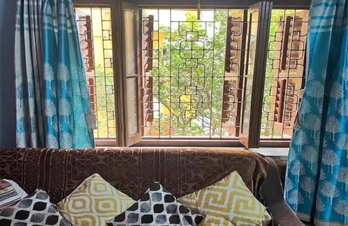 Kolkata Apartment | Jharna's Homestay with Kitchen,Dinning & a Garden view with in a City