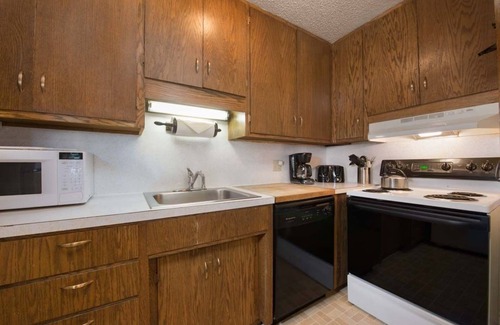 Teton Village Condo | JHRL - Slope-side Whiteridge B5 Condo - Walk to Tram