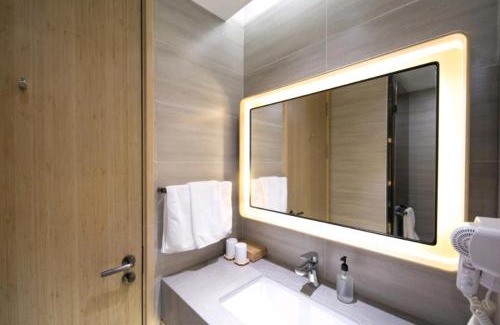 Fengtai Hotel | JI Hotel Beijing South Railway Station Dahongmen