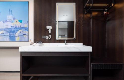 Donghu Qu Hotel | Jiduo Cinema Hotel