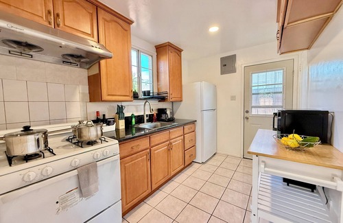 Monterey Park House | Jie choice - The 1b1b Gladys Hideaway