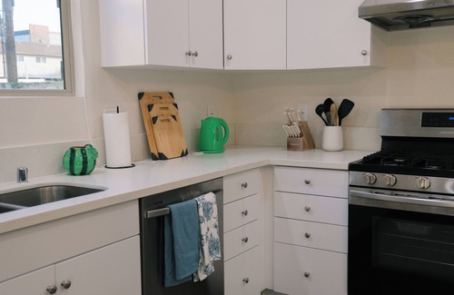 Alhambra House | Jie’s Choice Idea Spot Gateway 15 mins to DTLA