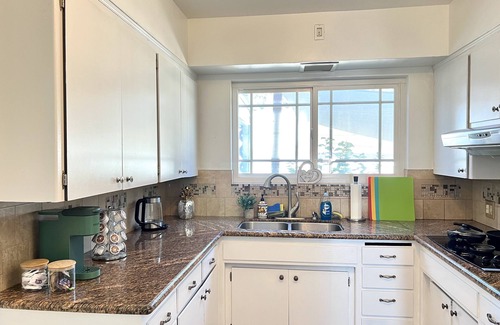 Pomona House | Jie’s choice—Modern Elegance 3B2B in Pomona