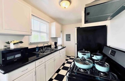 Alhambra House | Jie’s choice-vintage style cozy home 15min to DTLA