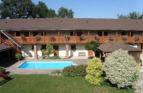 Dynin Apartment | Jihočeský Statek