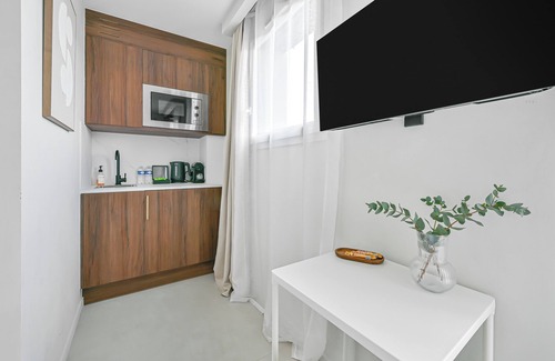 Combs-la-Ville Apartment | JIJI Suites