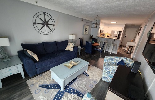 Garden City Condo | Jill's Beach Retreat