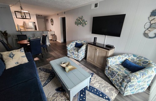 Garden City Condo | Jill's Beach Retreat