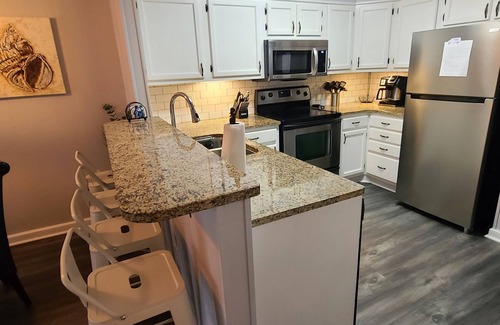 Garden City Condo | Jill's Beach Retreat