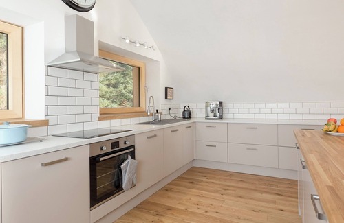 Salen Cottage | Jill Strawbale House- UKC2935