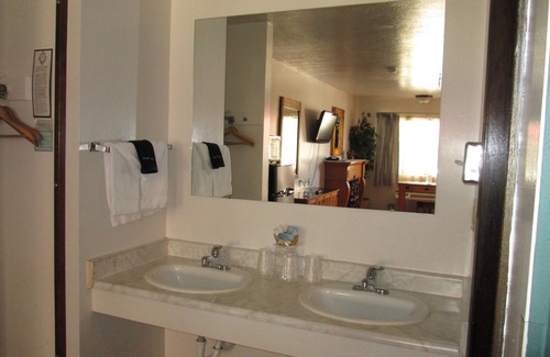 Tonopah Hotel | Jim Butler Inn & Suites