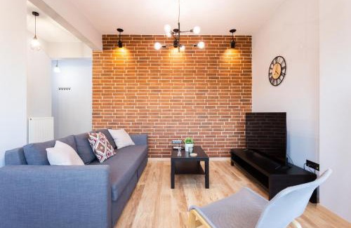 Ladadika Apartment | Jim & Jo House