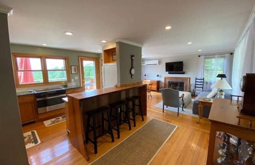 Bantam House | Jim & Pat’s Litchfield Hills Lookout on 4.3 acres
