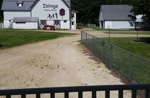 Red Rock House | Jim's Farm House @ Ibling's Family Farm