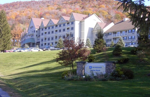 Hancock Condo | Jiminy Peak ski in/ski out Wyndham Bentley Brook sleeps 8, 2 bedrooms 2 baths