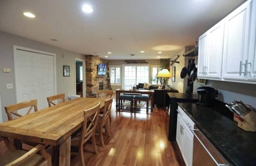 Hancock Condo | Jiminy's GEM: ski-in/ski-out 3br/3ba condo at base