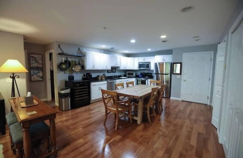 Hancock Condo | Jiminy's GEM: ski-in/ski-out 3br/3ba condo at base