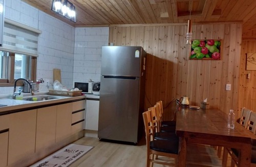 Jinan House | Jinan Big Rock Pension