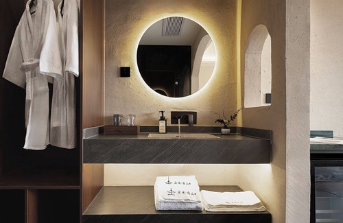 Jinghong Hotel | Jinghong Chen Duo Nan Shan Man Zhen