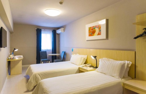 Xuhui Hotel | Jingjiang Inn Shanghai Caobao Railway Station