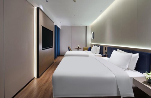 Putuo Hotel | Jinglai Zhenxuan Shanghai Tongji Hospital Xincun Road Subway Station Hotel
