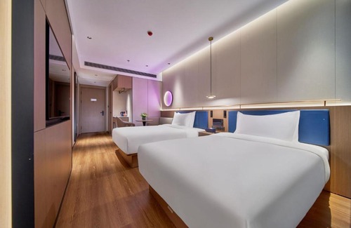 Putuo Hotel | Jinglai Zhenxuan Shanghai Tongji Hospital Xincun Road Subway Station Hotel