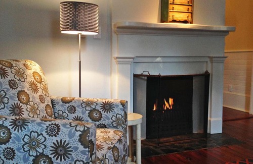 Beach Institute House | Jingle Bells Square House-Historic District-Working Fireplaces-Screened Porch