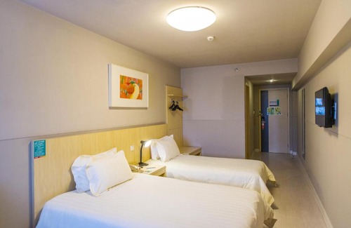 Lianchi District Hotel | Jinjiang Inn Baoding Railway Station