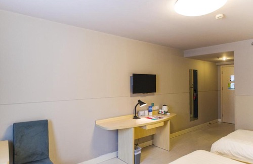 Lianchi District Hotel | Jinjiang Inn Baoding Railway Station