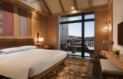Gucheng District Hotel | Jinmao Pureal Mountain Lijiang