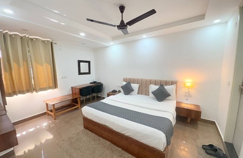 Mahipalpur Extension Bed & Breakfast | JIP Breezy Heights