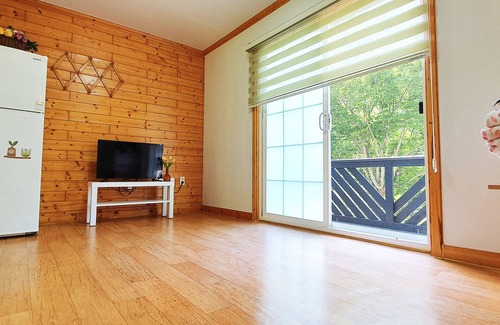 Hamyang Cabin | Jirisan Yeonriji Pension