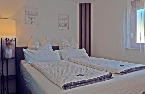 Burghausen Apartment | JIRVISTA-Homes, voll ausgestattete Wohnung im EG, kontaktloser Zutritt