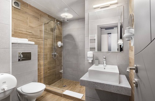 Montana Hotel | Jitomir Hotel