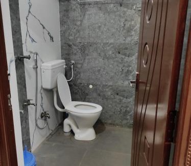 Pallavaram Apartment | Jiyaa Home stay Chennai Airport