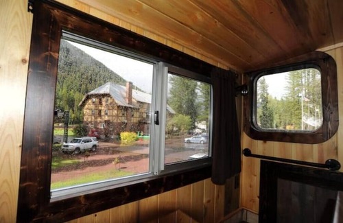 Essex Cabin | "JJ" Luxury Caboose