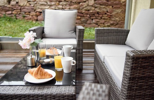 Walldorf Apartment | JJ-TS - Central apartment - near SAP - parking lot - terrace