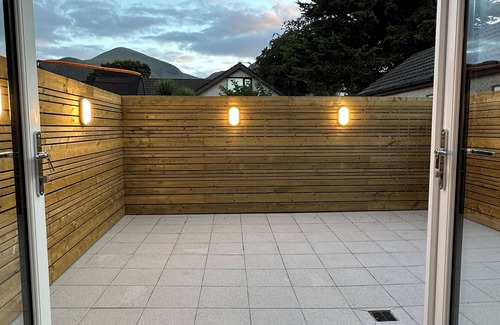 Newcastle House | JJ’s Retreat n800m from Royal County Down Golf Course