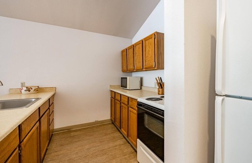 Birch Bay Condo | JL 1002: 2 Bedroom Condo, walking distance to restaurants!