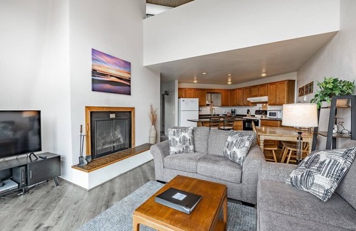 Birch Bay Condo | JL 1112: Spectacular View, Steps to the beach, Free Wi-fi.