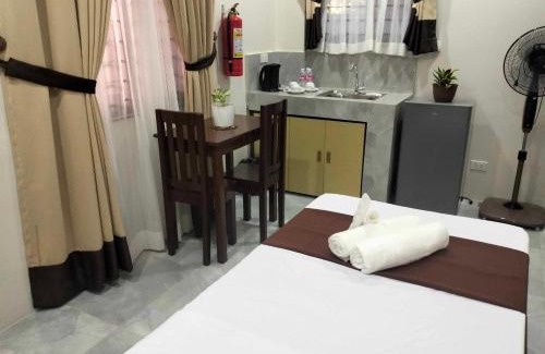 Puerto Princesa City Centre House | JMorino Pension House
