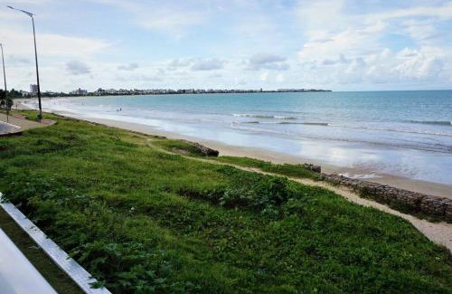 Bessa Apartment | João Pessoa, a dois passos do paraíso, 2 suítes com A/C, vista panorâmica para o mar do Bessa, portaria 24h e 2 vagas de garagem
