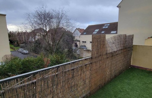 Sartrouville Apartment | JO: Logement 2 Chambres 8 Minutes à Pied de la Gare Sartrouville, Près de Paris