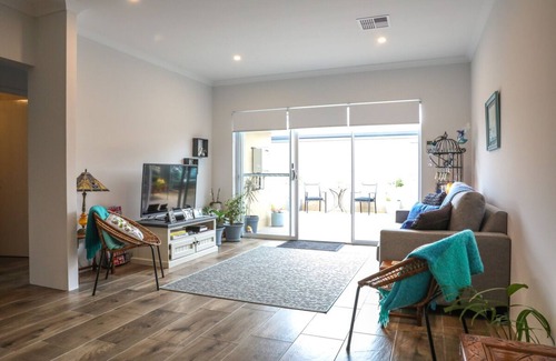 Yanchep House | Jo's Northern Beaches ESCAPE