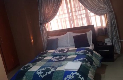 Ofin House | Joanne's Court